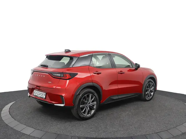 Lexus LBX 2