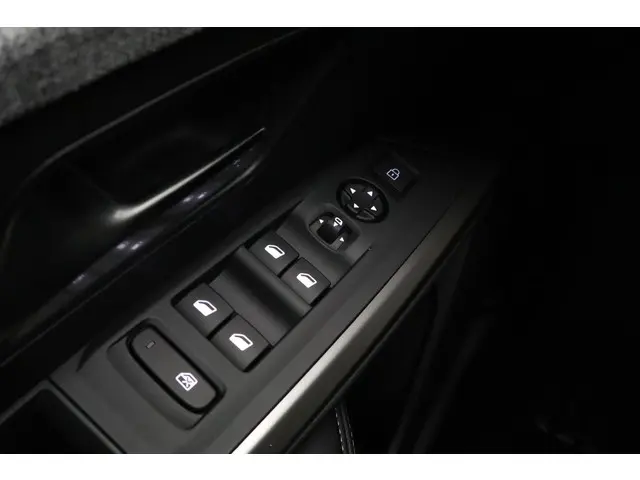 Peugeot 5008 1.2 Hybrid 145 Allure 2025 Hybride Benzine 18