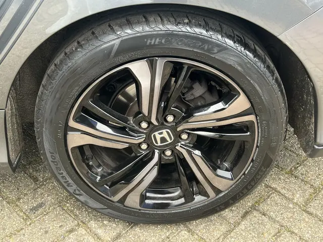 Honda Civic 1.0 i-VTEC Premium automaat 2017 Benzine 16