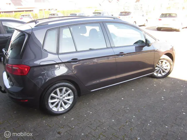 Volkswagen Golf Sportsvan 1.4 TSI Lounge DSG 2015 Benzine 4