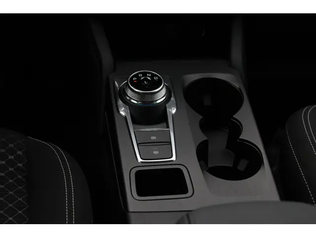 Ford Kuga 2.5 PHEV Titanium 2025 Hybride Benzine 23