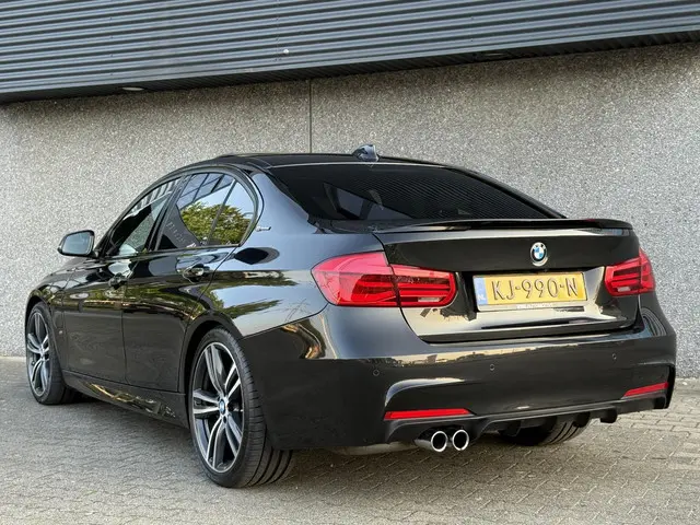 BMW 3 Serie 330e m Sport 2016 Hybride Benzine 20