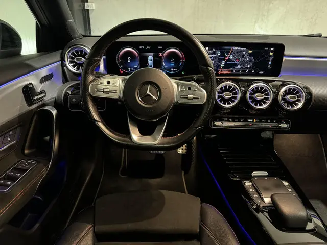 Mercedes-Benz A-Klasse 250 e AMG 2020 Hybride Benzine 5