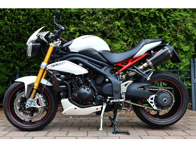 Triumph Speed Triple R 1050 ABS 2012 Benzine 4
