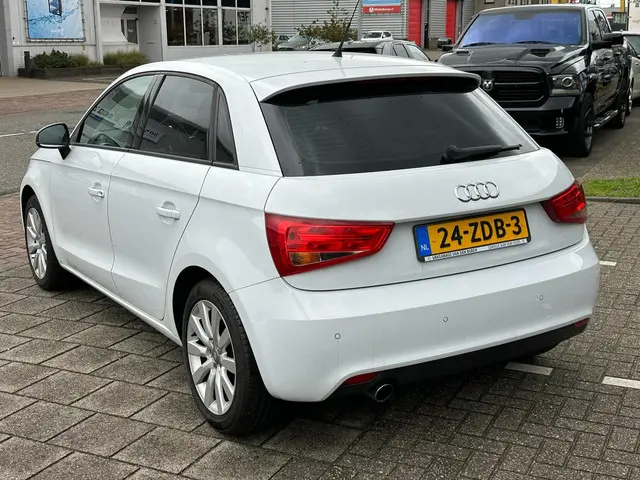 Audi A1 Sportback 1.2 TFSI Connect 2013 Benzine 11