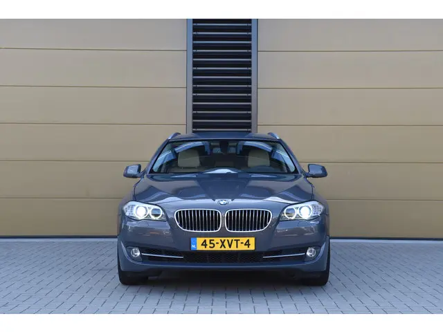 BMW 5 Serie Touring 535i High Executive 2012 Benzine 6