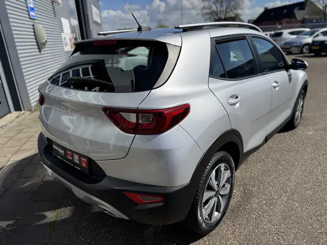 Kia Stonic 1.0 T-GDi DynamicLine 2022 Benzine 8