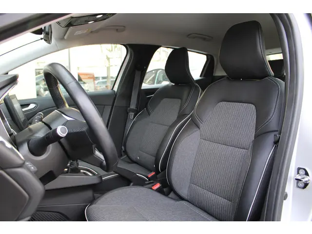 Renault Clio 1.0 TCe Intens 2020 Benzine 7