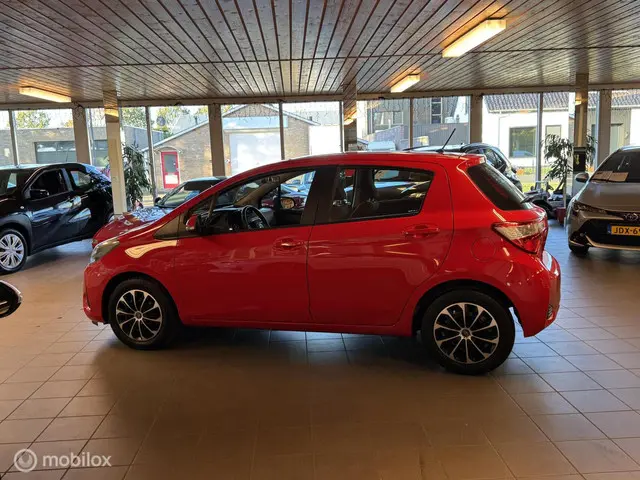 Toyota Yaris 1.0 VVT-i 5-Deurs. Airco 2018 Benzine 12