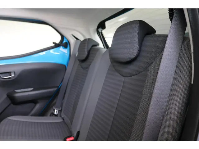 Toyota Aygo 1.0 VVT-i x-play Cabrio, 2019 Benzine 10