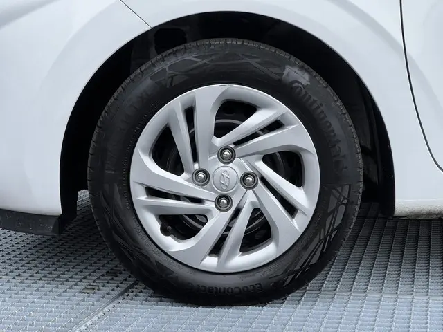 Hyundai i10 1.0 Comfort 2023 Benzine 26