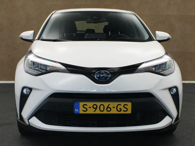 Toyota C-HR 1.8 Hybrid Dynamic 2023 Hybride Benzine 12