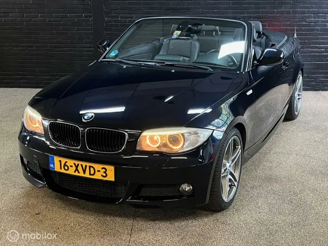 BMW 1 Serie Cabrio 118i High Executive 2012 Benzine