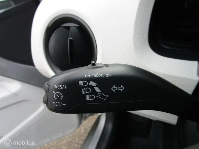 Volkswagen up! 1.0 cheer up! 2013 Benzine 14