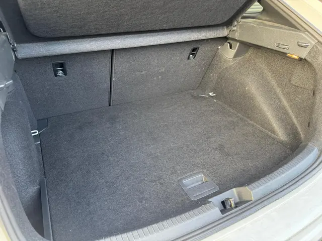 Volkswagen Taigo 1.0 TSI R-Line 2025 Benzine 32