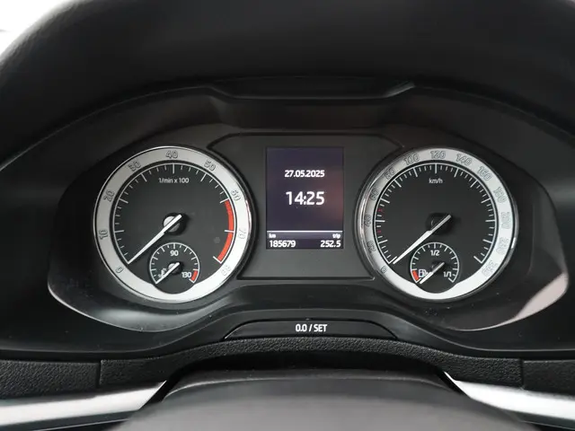 Škoda Karoq 1.5 TSI ACT Style Business 2019 Benzine 14