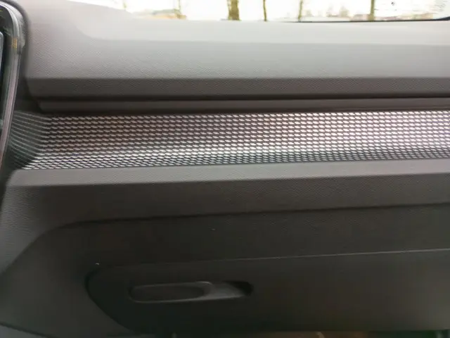 Volvo XC40 B4 R-Design 2020 Benzine 18