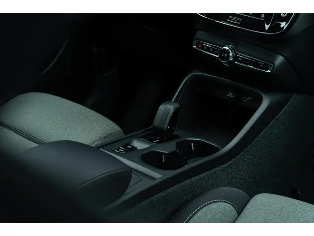 Volvo XC40 B4 197 pk Core 2023 Benzine 8