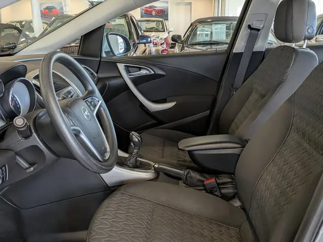 Opel Astra 1.4 Turbo Design Edition 2013 Benzine 6