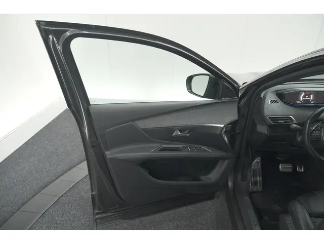 Peugeot 3008 1.6 PureTech 180 GT Line 2019 Benzine 80