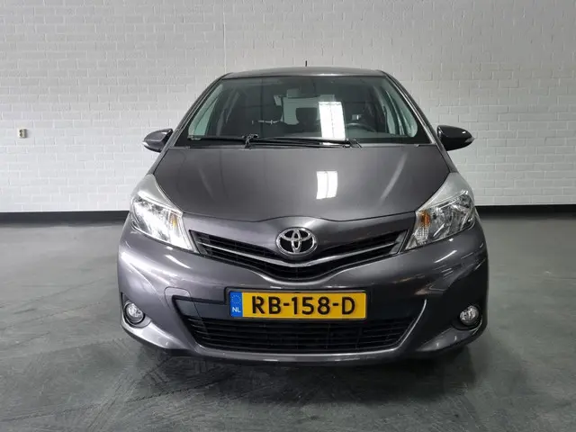 Toyota Yaris 2