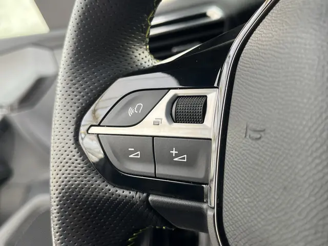 Peugeot e-2008 EV GT 50 kWh 2021 Elektrisch 21