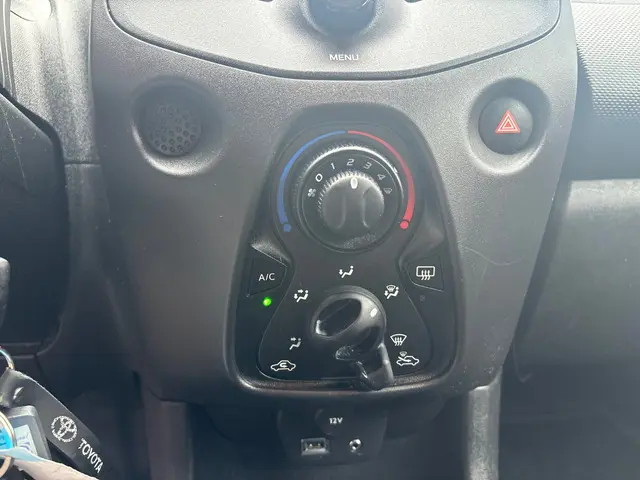 Toyota Aygo 1.0 VVT-i x-fun 2017 Benzine 12