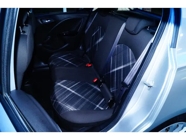 Opel Corsa 1.4 Edition 2015 Benzine 8