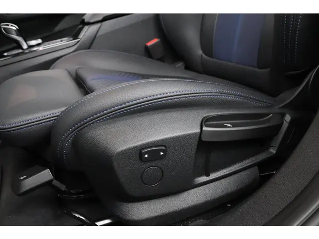 BMW 1 Serie 118i Business Edition 2022 Benzine 36