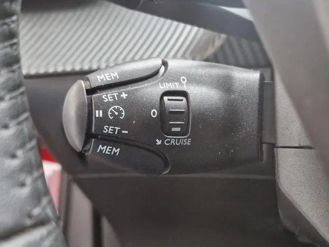 Peugeot 2008 1.2T 130pk Automaat Allure 2024 Benzine 18