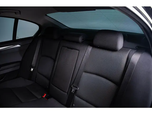 BMW 5 Serie 520i Executive 2016 Benzine 17
