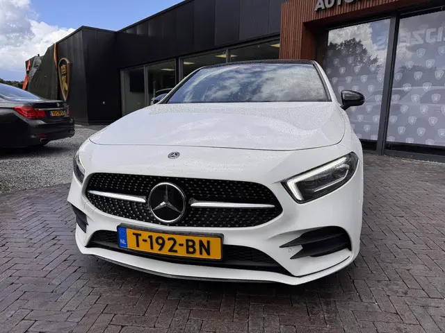 Mercedes-Benz A-Klasse 250 Premium Plus 2018 Benzine 19