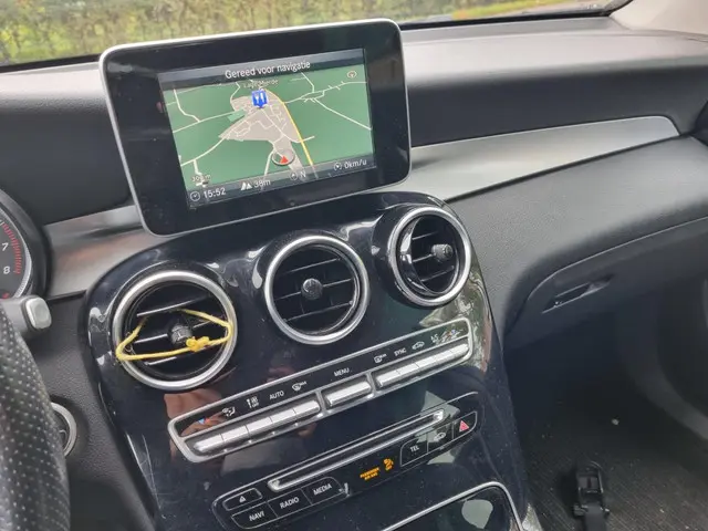 Mercedes-Benz GLC 250 4MATIC Premium 2018 Benzine 16