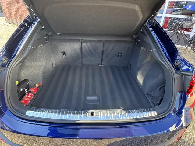 Audi Q3 Sportback 35 TFSI S Edition 2023 Benzine 26