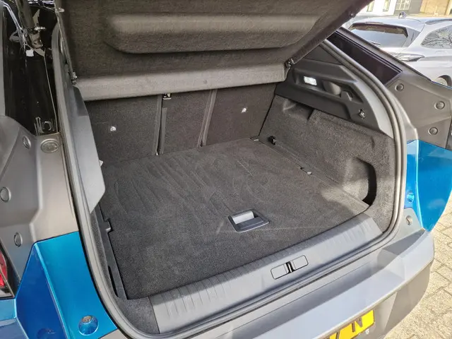 Peugeot 3008 1.2 Hybrid 145 GT 2025 Hybride Benzine 25