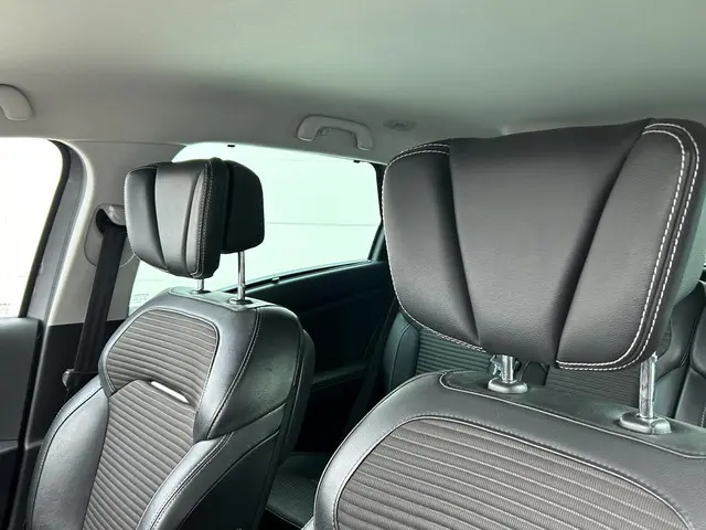 Renault Scénic 1.2 TCe Bose 2017 Benzine 28