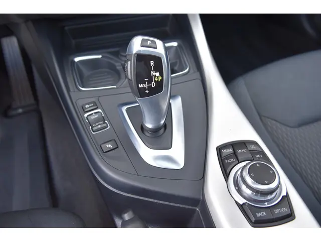 BMW 1 Serie 118i Essential 2015 Benzine 14