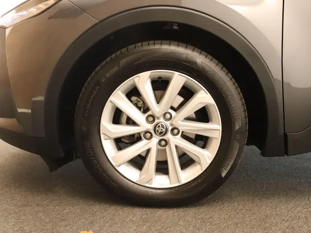 Toyota C-HR 1.8 Hybrid 140 Active 2024 Hybride Benzine 34