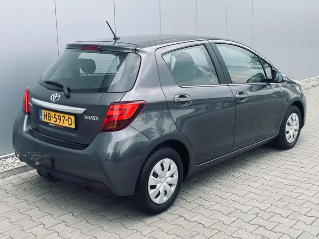 Toyota Yaris 1.0 VVT-i Style, ecc, navi, camera 2015 Benzine 9