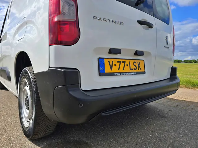 Peugeot Partner 1.2 PureTech Premium 2022 Benzine 4