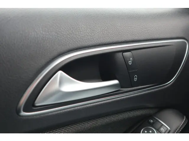 Mercedes-Benz A-Klasse 180 Ambition 2015 Benzine 23