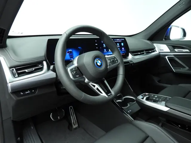 BMW iX1 eDrive20 2025 Elektrisch 6