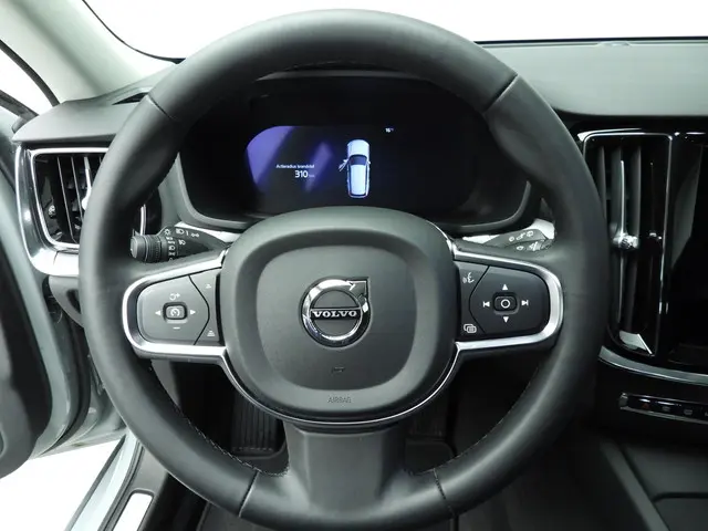 Volvo V60 2.0 B3 Essential Edition 2024 Benzine 11