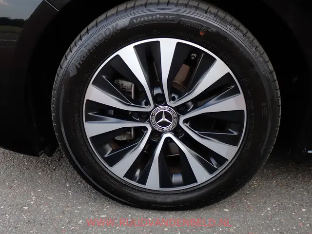Mercedes-Benz B-Klasse 180D 2019 Diesel 30