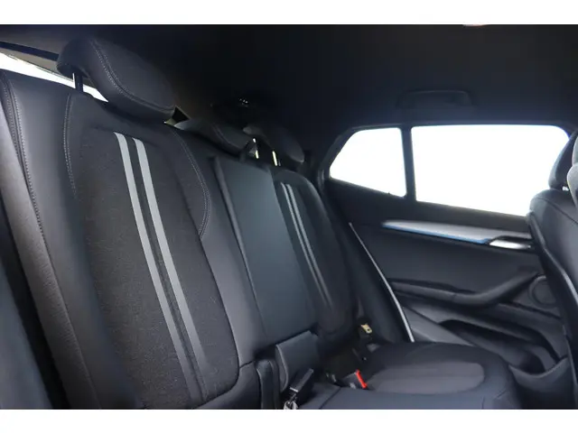 BMW X2 xDrive25e 2022 Hybride Benzine 11