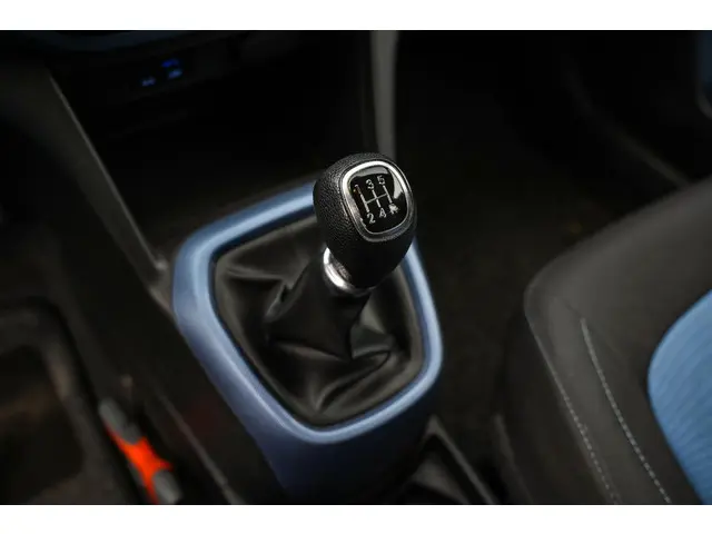 Hyundai i10 1.0i i-Motion Comfort 2015 Benzine 15