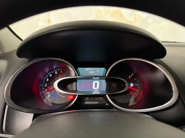 Renault Clio 0.9 TCe Eco2 Expression 2016 Benzine 17