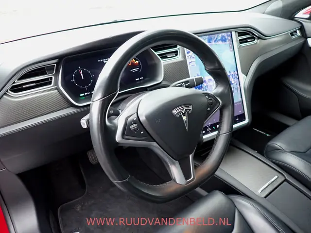 Tesla Model S 75D 2017 Elektrisch 11