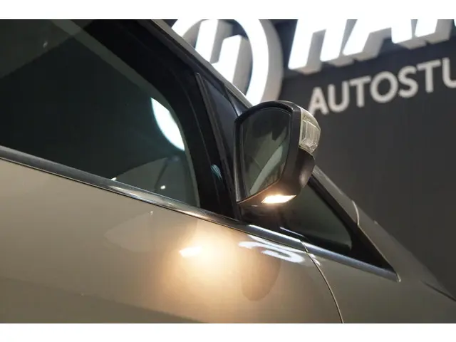 Ford C-MAX 1.0 Titanium 2016 Benzine 31