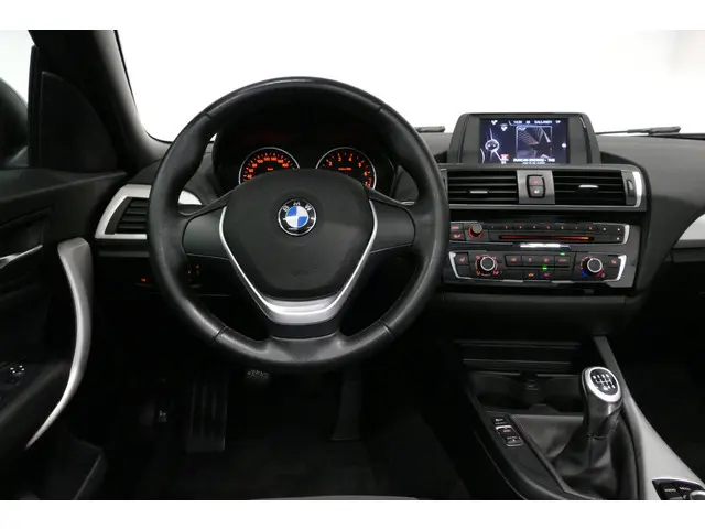 BMW 2 Serie Cabrio 218i Essential 2015 Benzine 24